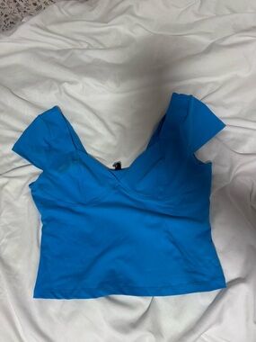 Amazon Bright Blue V-Neck Short Sleeve Crop Top